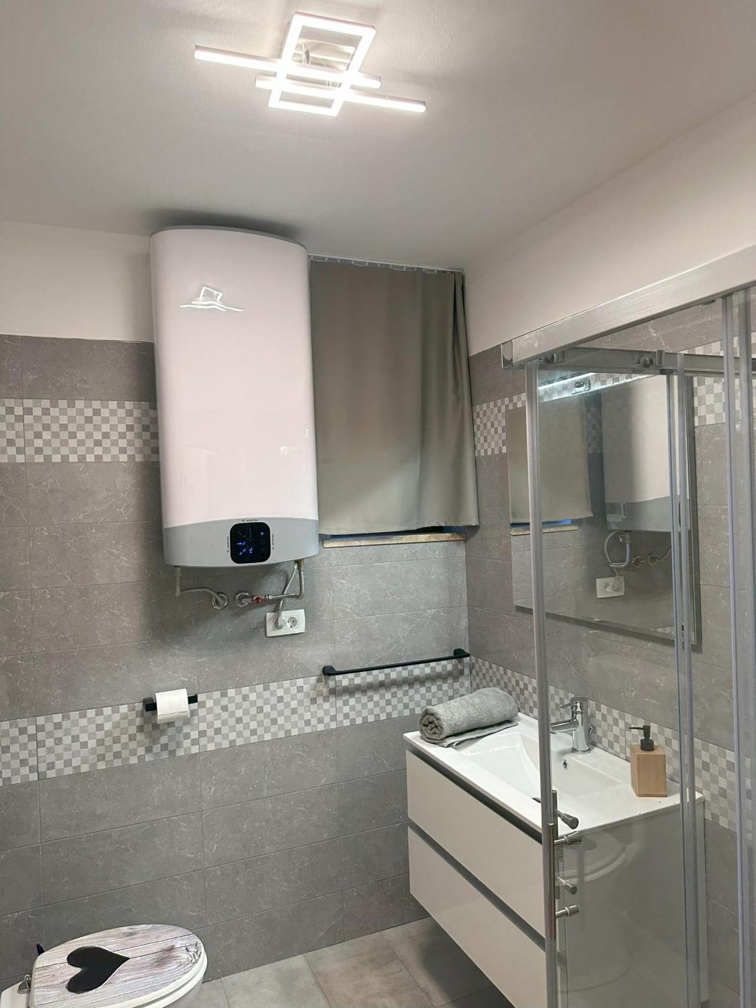 Apartma Anze Samec Dobravlje エクステリア 写真