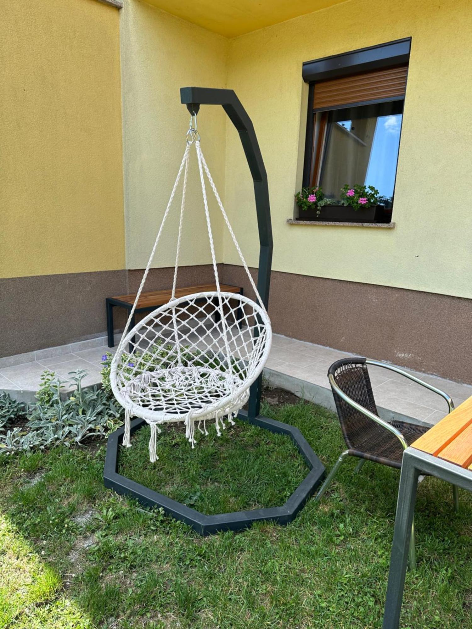 Apartma Anze Samec Dobravlje エクステリア 写真